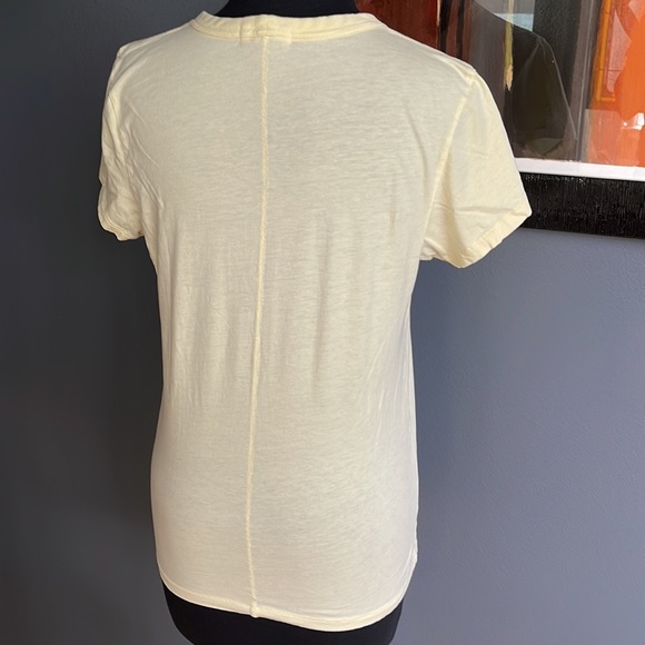 Rag & Bone pale yellow crew neck short sleeve tee. Center back seam. Medium. - Picture 3 of 5